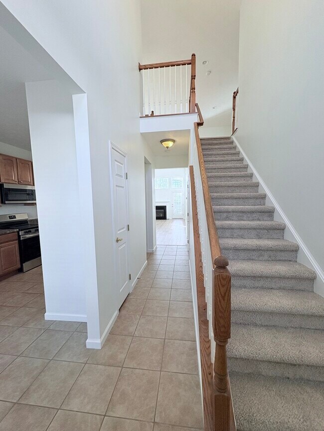 Building Photo - Charming 3 beds 2.5 baths in The Reserves of Beavercreek!