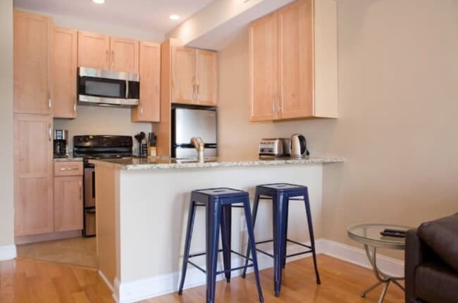 Building Photo - 2803 Ontario Rd NW