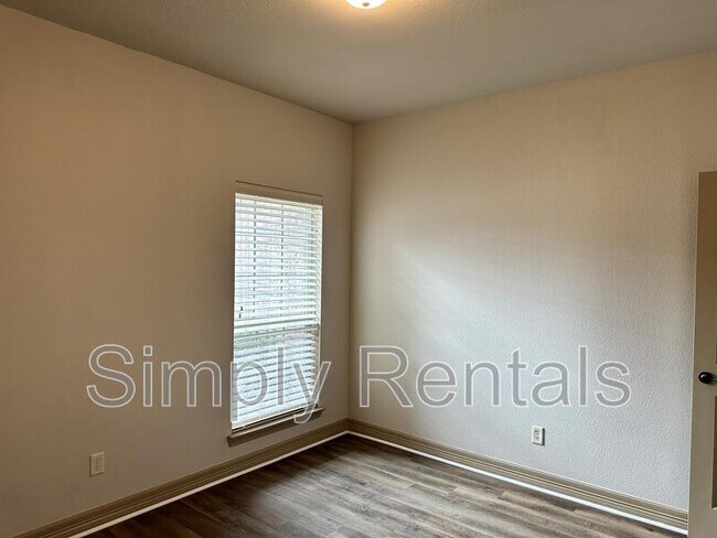 Building Photo - Jack Finney Blvd 6921 - 1