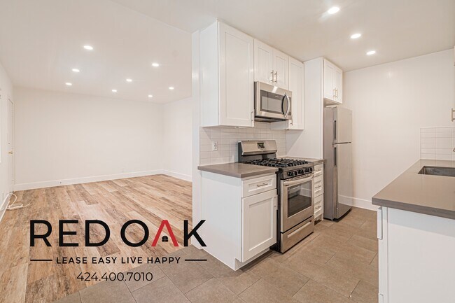 Building Photo - 1841 S Manhattan Pl