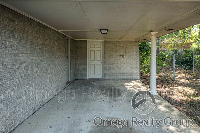 Building Photo - 3215 Walton Dr