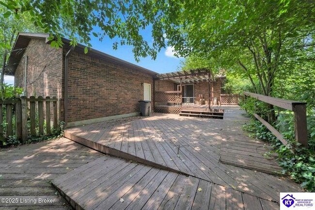 Building Photo - 809 Clifford Dr