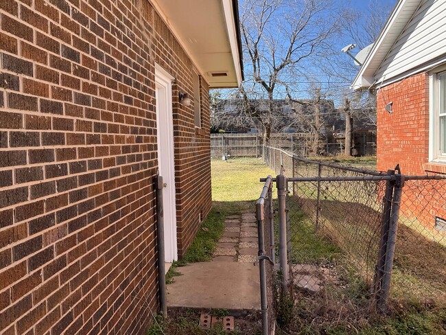 Building Photo - Beautiful Brick home