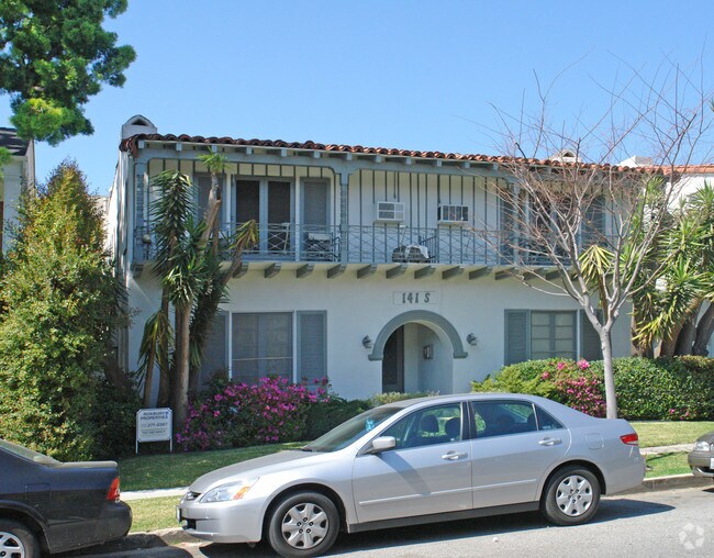 Building Photo - 141 S Roxbury Dr