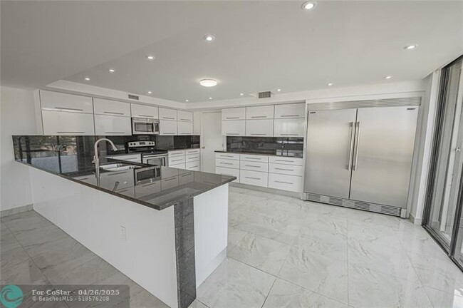 Building Photo - 468 Golden Isles Dr