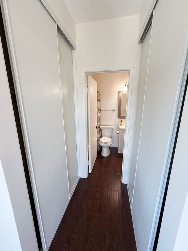 Building Photo - Charming Studio in Prime North Park Locati...