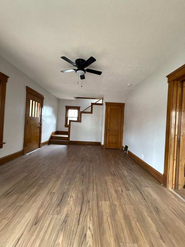 Building Photo - 420 6th St NE
