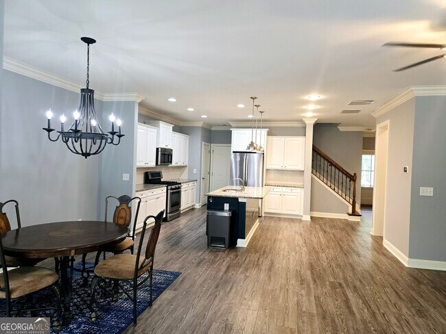 Building Photo - 2251 W Village Ln