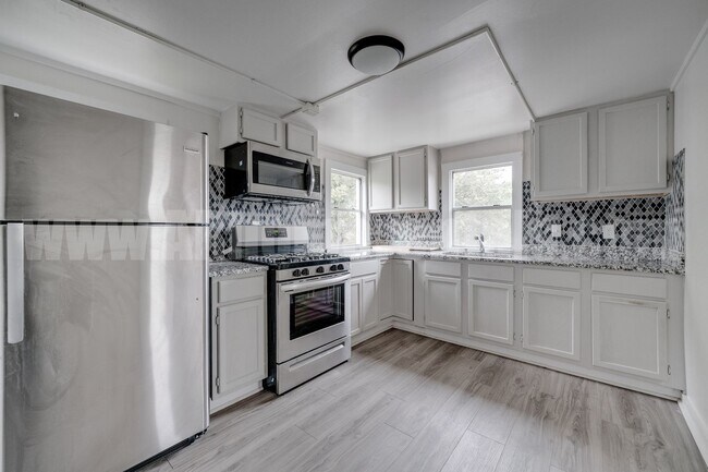 Primary Photo - 2116 Cumberland St