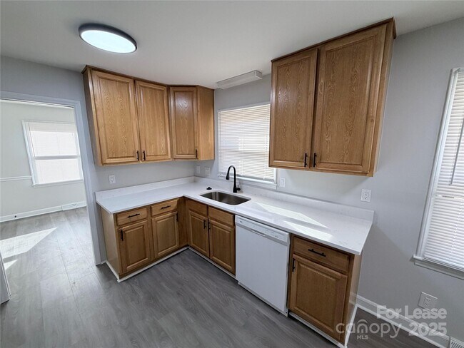 Building Photo - 6207 Eagle Peak Dr