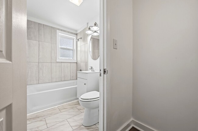 Building Photo - MOVE IN READY!! Freshly Updated 3-Bedroom Home for Rent