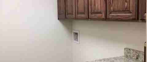 Building Photo - 208 E Jade Dr
