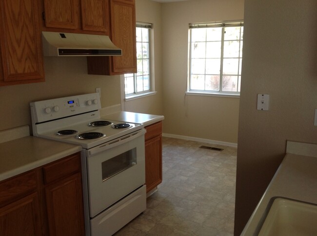 Building Photo - OPEN HOUSE (SUNDAY) 5/4 FROM 2:0 - 3:00.