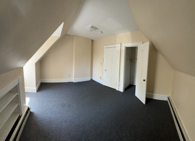 Building Photo - 11 Hickok Pl
