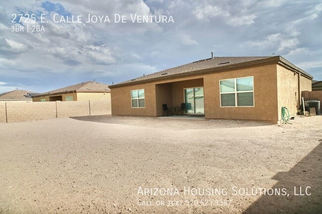 Building Photo - 2725 East Calle Joya de Ventura