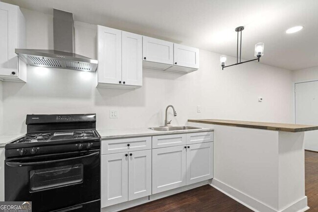 Building Photo - 1437 Vesta Ave