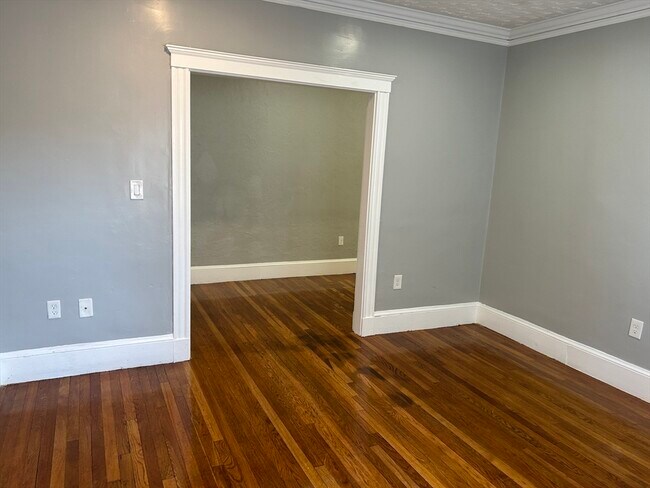 Building Photo - 129 Stanwood St