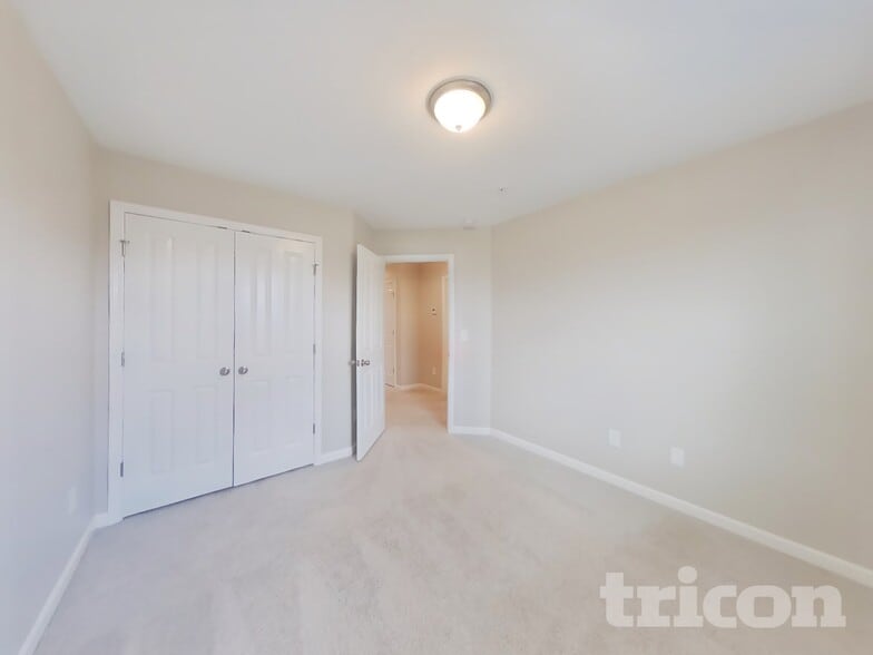 Building Photo - 704 Finse Dr