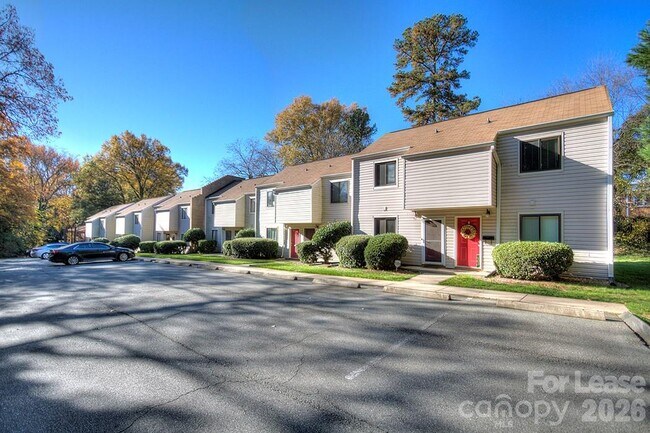 Building Photo - 951 Hollywood St
