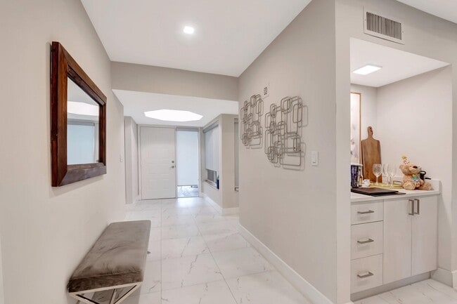 Building Photo - 7369 Orangewood Ln