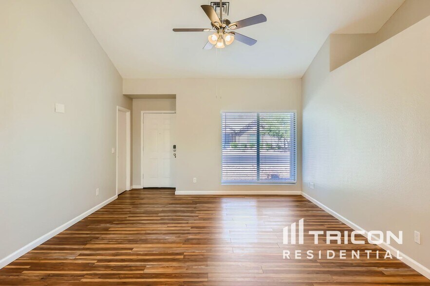Building Photo - 673 E Estrella Dr