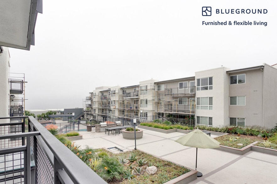 Building Photo - 28130 Peacock Ridge Dr