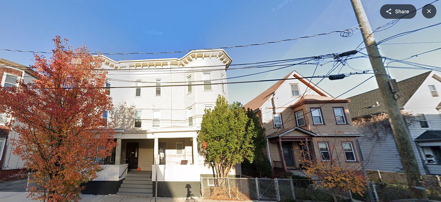 Building Photo - 11 Beacon St