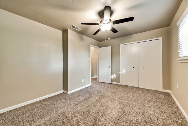 Building Photo - 2817 Blackwood Dr