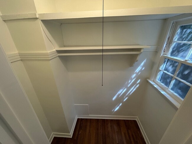 Building Photo - Rare Nostalgic Vintage 2Bedroom Home