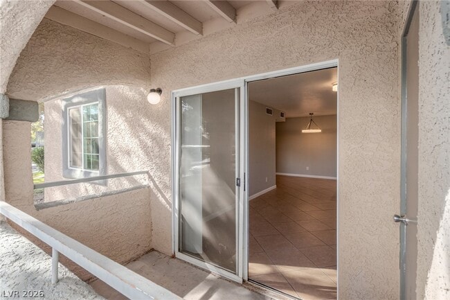 Building Photo - 221 Mission Catalina Ln