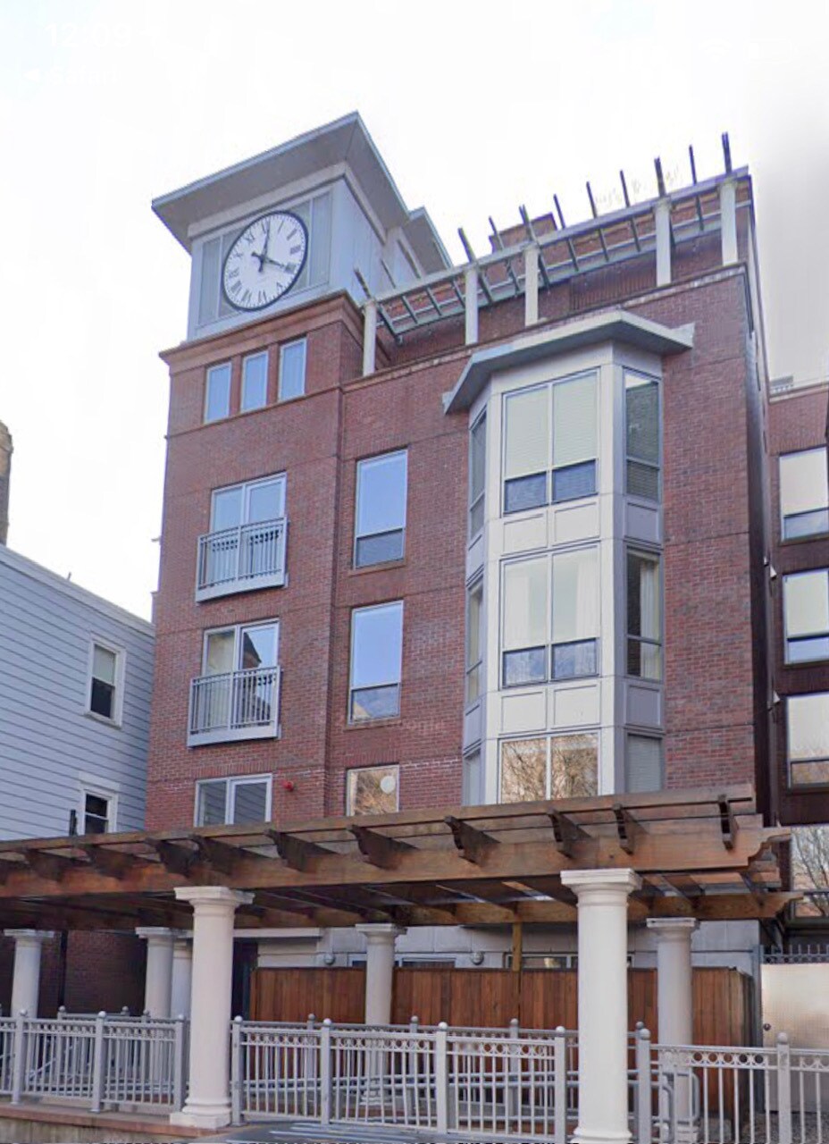 Building Photo - 44 Prince St