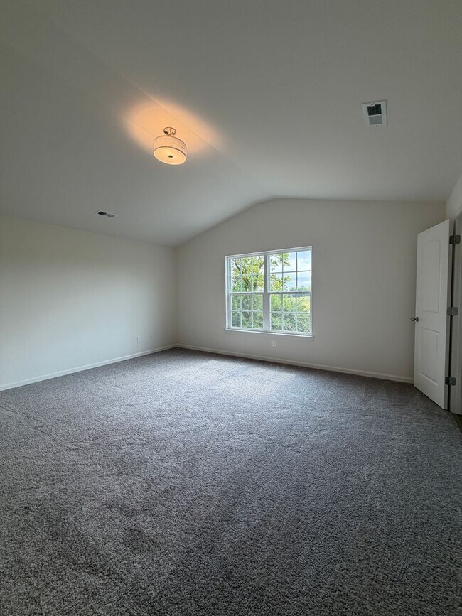 Building Photo - 836 Halford Pl