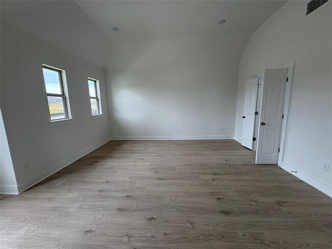 Building Photo - 400 Treadwell Ln