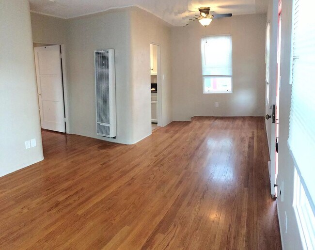 Building Photo - LARGE PRIVATE EXCLUSIVE PATIO! EXCLUSIVE U...