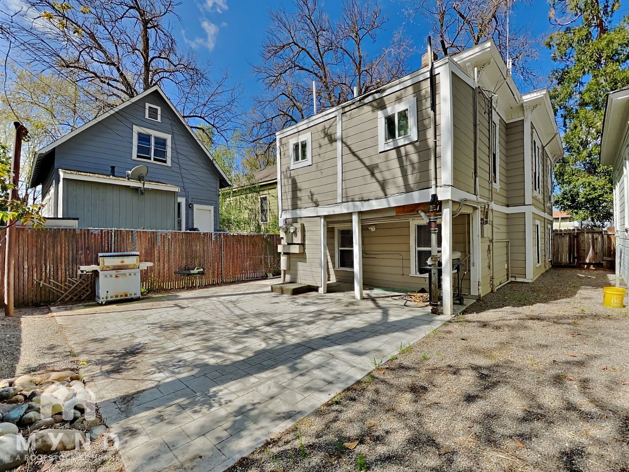 Building Photo - 325 15th St