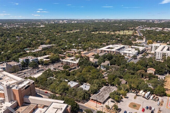 Building Photo - 914 E 32nd St