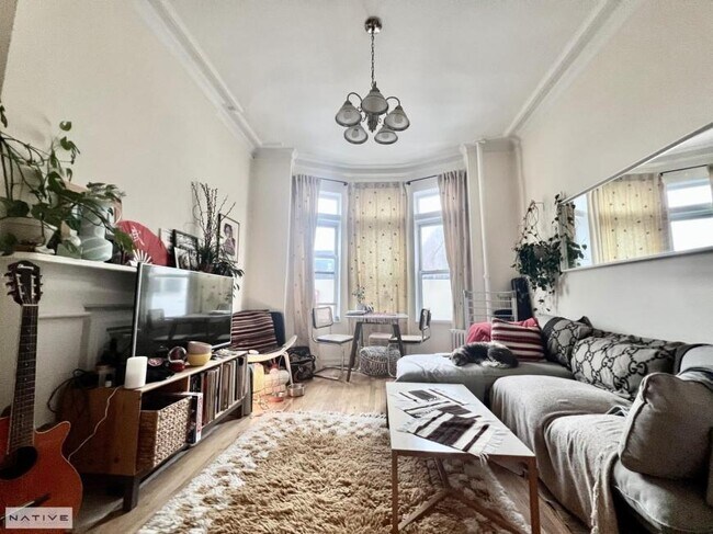 Building Photo - 1 bedroom in BROOKLYN NY 11222
