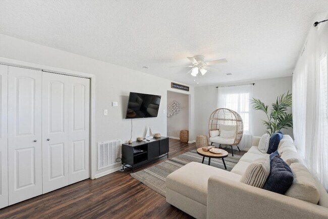 Building Photo - 2311 56th St