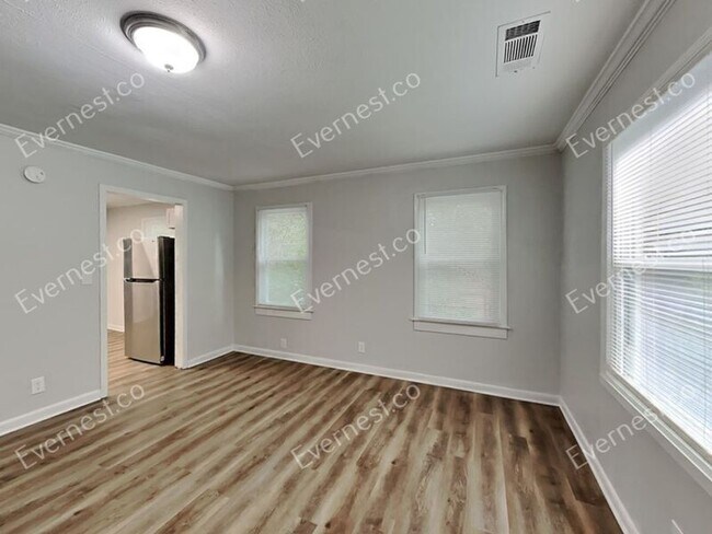 Building Photo - 2168 Rexford Dr