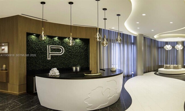 Building Photo - 851 NE 1st Ave