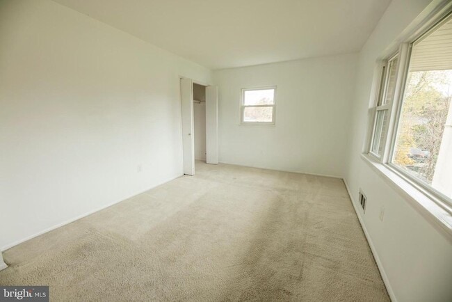Building Photo - 6017 Walhaven Dr