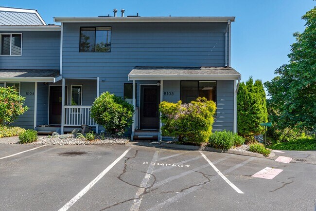 Building Photo - 3 Bedroom 2.5 Bath Waterview Townhome