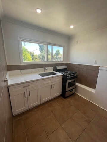 Building Photo - 11685 Magnolia Blvd