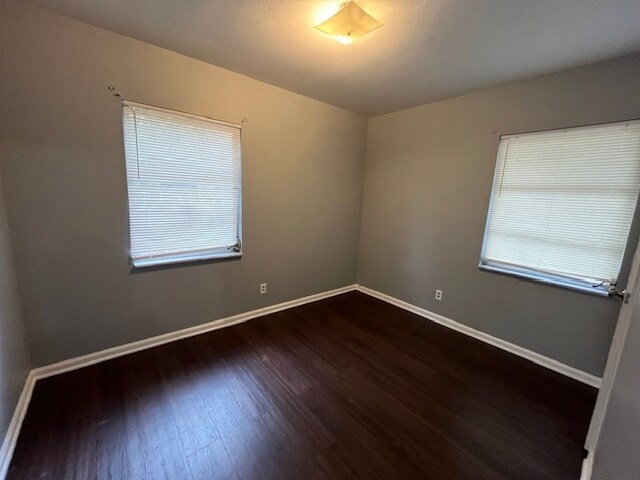 Building Photo - 2525 Medford Pl