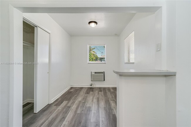Building Photo - 51 NW 27th Ct
