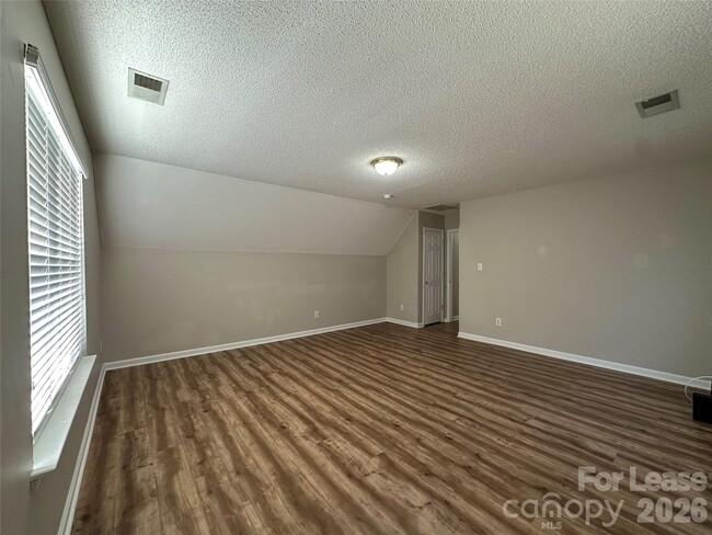 Building Photo - 5650 Berry Ridge Dr