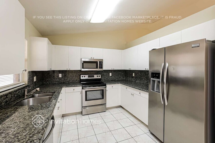 Building Photo - 15562 Horseshoe Ln