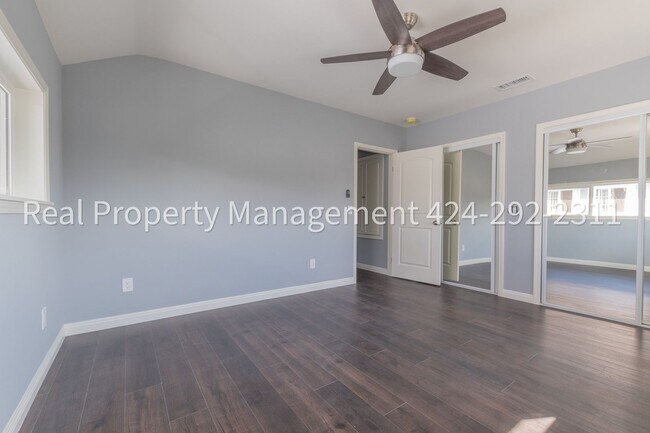 Building Photo - 1354 E 23rd St