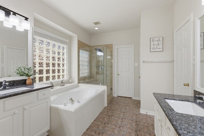 Building Photo - 20811 Garden Arbor Ln