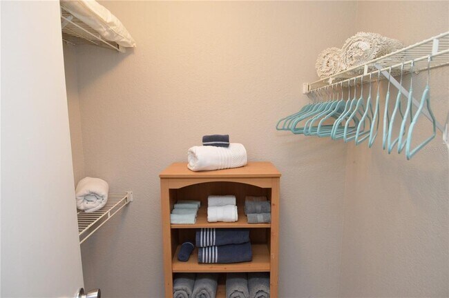 Building Photo - 10265 Gandy Blvd N